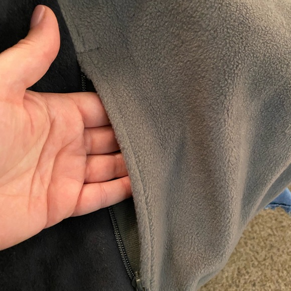 COLUMBIA Men’s Fleece Vest - Picture 4 of 5